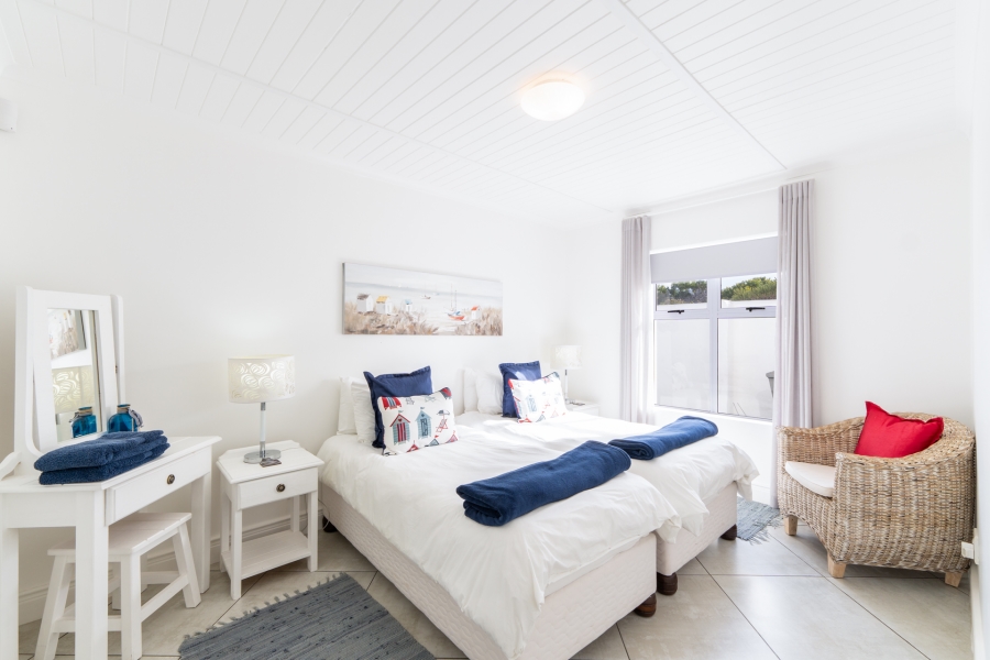 4 Bedroom Property for Sale in Oceanview Heights Western Cape